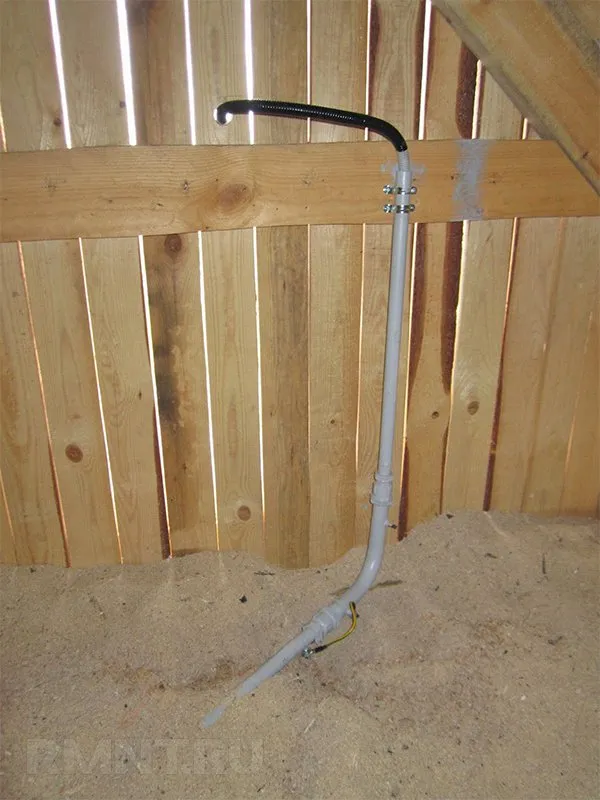 Прокладка вводного кабеля через чердак