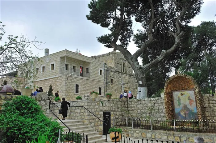 Преображенский монастырь на горе Фавор