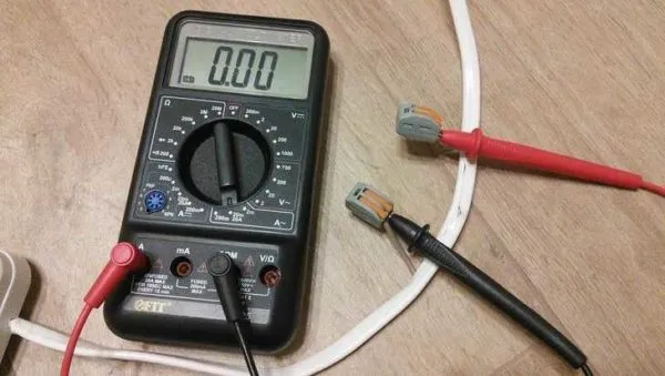 Измерение переменного тока с помощью электронного мультиметра