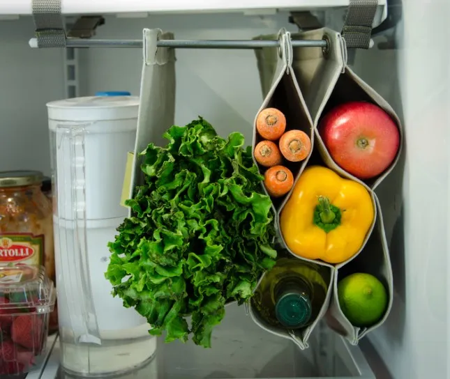 Оригинальное подвесное приспособление для хранения зелени и овощей в холодильнике