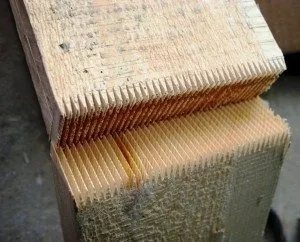 На фото: микроштифт широко используется производителями различных видов изделий из древесины.