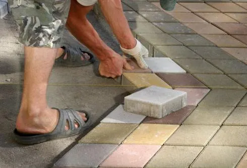 Характеристики укладки тротуарной плитки на бетон