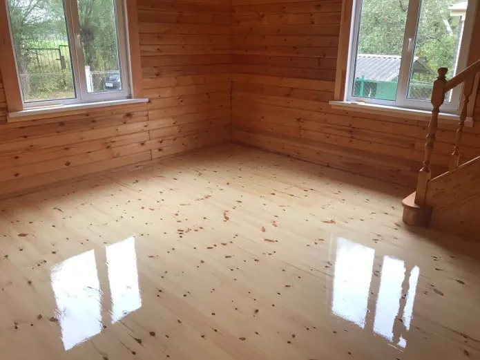 Застекленный деревянный пол