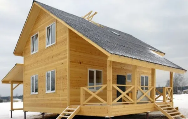 Ένα ξύλινο σπίτι