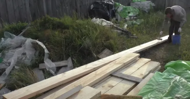 Как построить крышу из одной рейки на банном доме