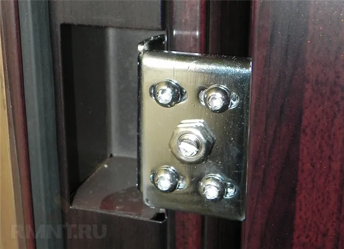 Как установить металлическую дверь своими руками