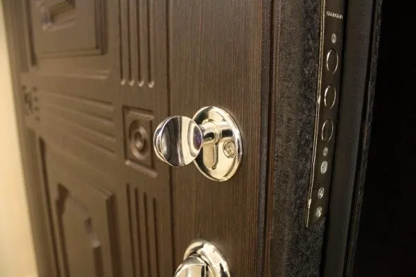 Как установить металлическую входную дверь своими руками: этапы установки металлической входной двери