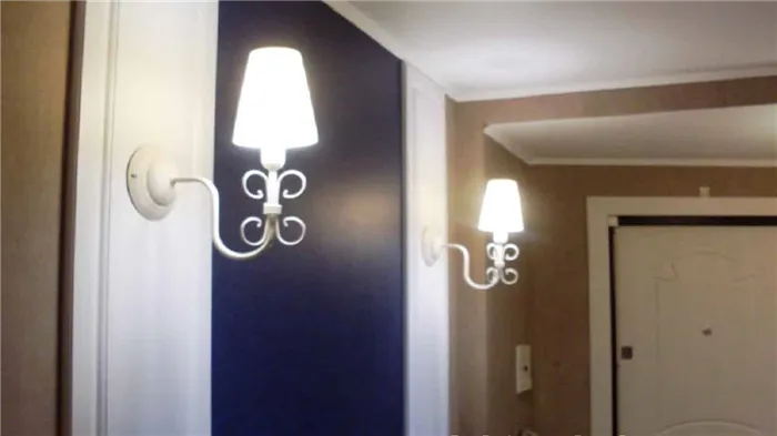 Настенные светильники в комнатах