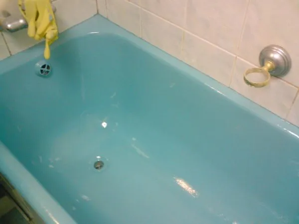 Обновление ванн с помощью цветной эмали