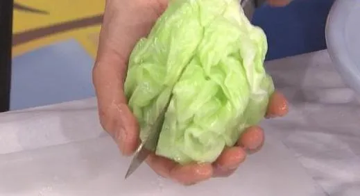 οι Κινέζοι φτιάχνουν ψεύτικο λάχανο